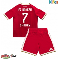Camiseta Bayern Munich Serge Gnabry #7 Primera Equipación para niños 2026-27 manga corta (+ pantalones cortos)